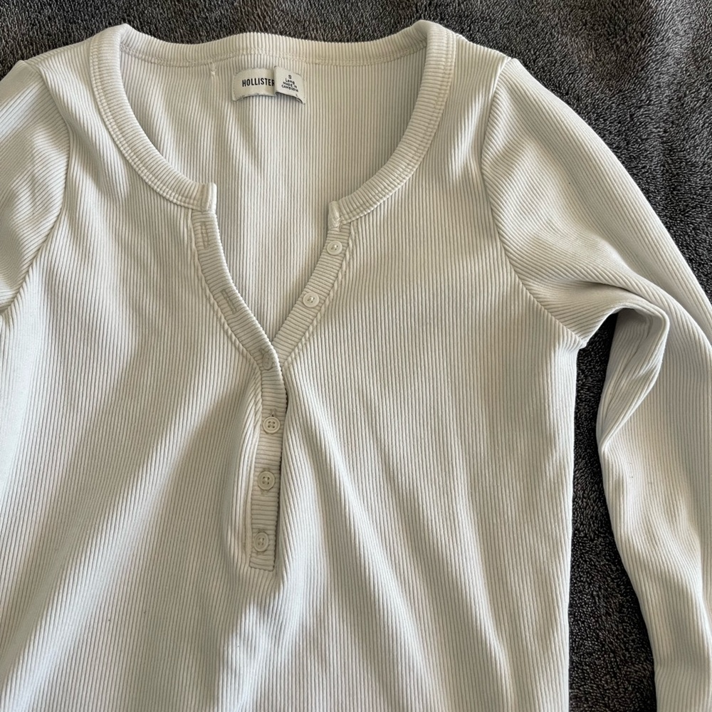 HOLLISTER small buttoned long sleeve